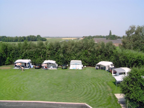 Overzicht van het campingveld